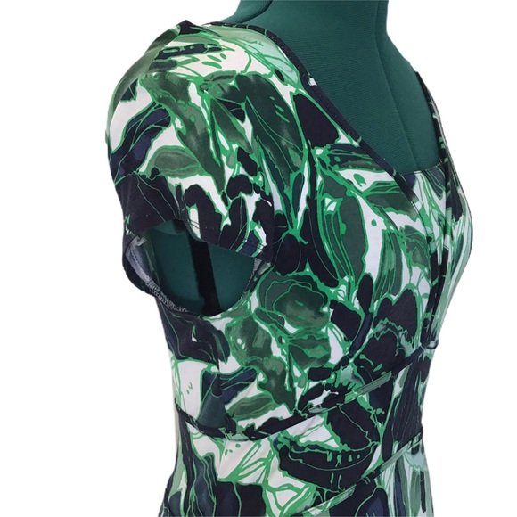 Click Collection Medium Floral Print Midi Dress - Picture 2 of 8